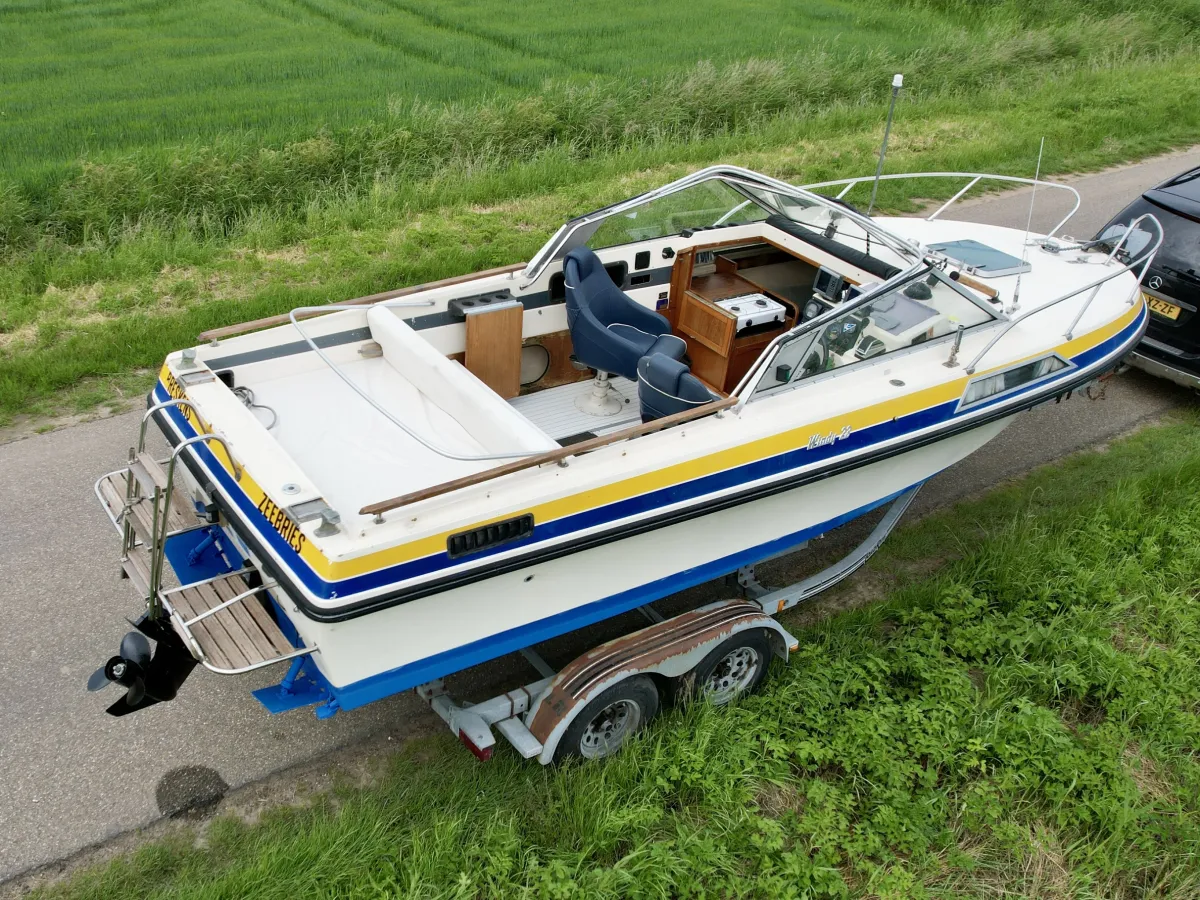 Polyester Speedboat Windy 23FC