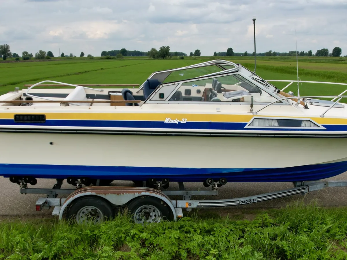 Polyester Speedboat Windy 23FC