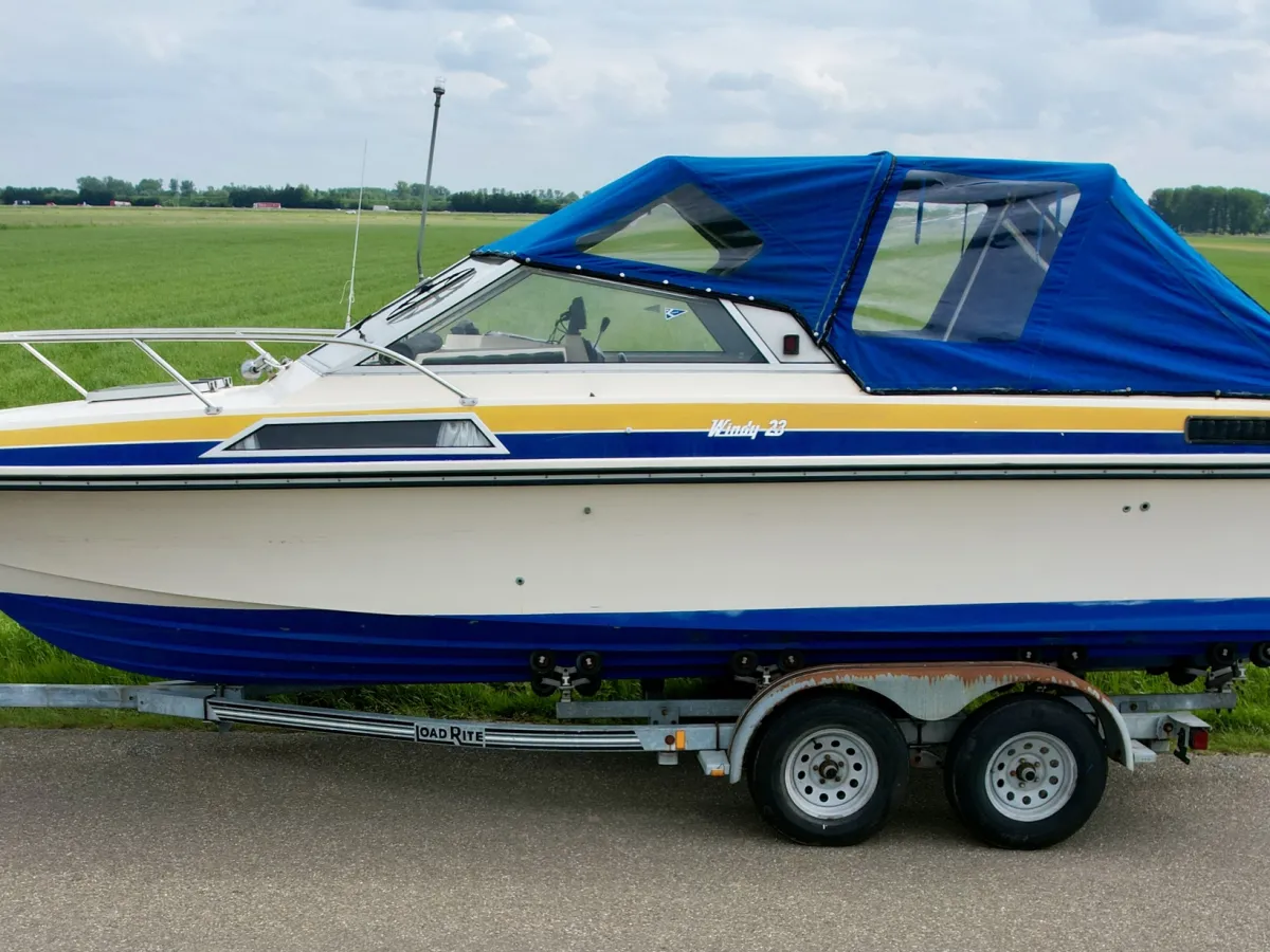 Polyester Speedboat Windy 23FC