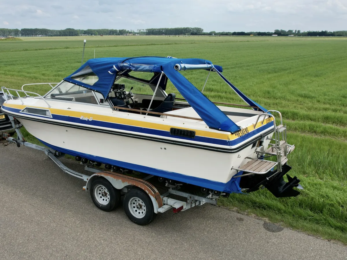 Polyester Speedboat Windy 23FC