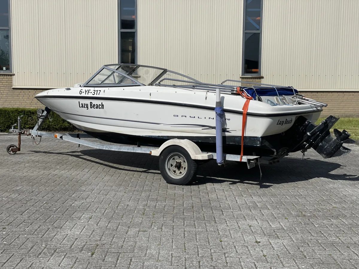 Polyester Speedboat Bayliner 175 Bowrider