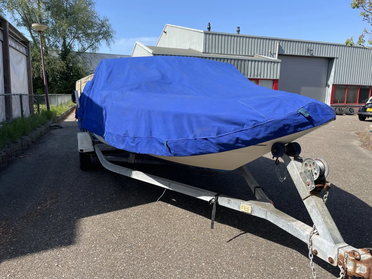 Polyester Speedboat Bayliner 175 Bowrider