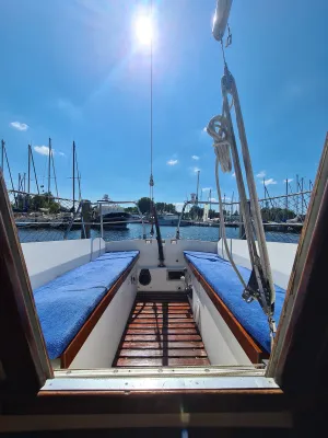 Polyester Sailboat Friendship 26 Photo 2