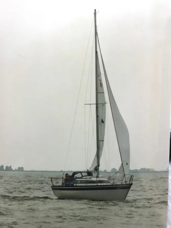 Polyester Sailboat Friendship 26