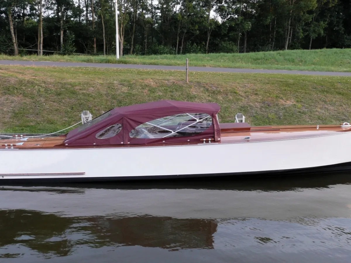 Composite Speedboat ConiCraft Weekender 840