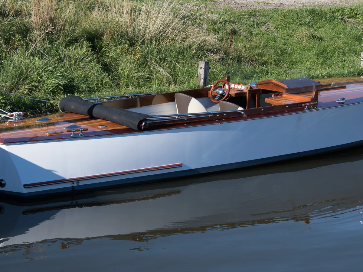 Composite Speedboat ConiCraft Weekender 840