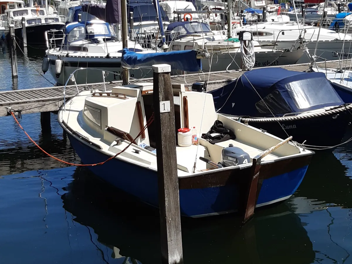 Polyester Sailboat Ocqueteau 600