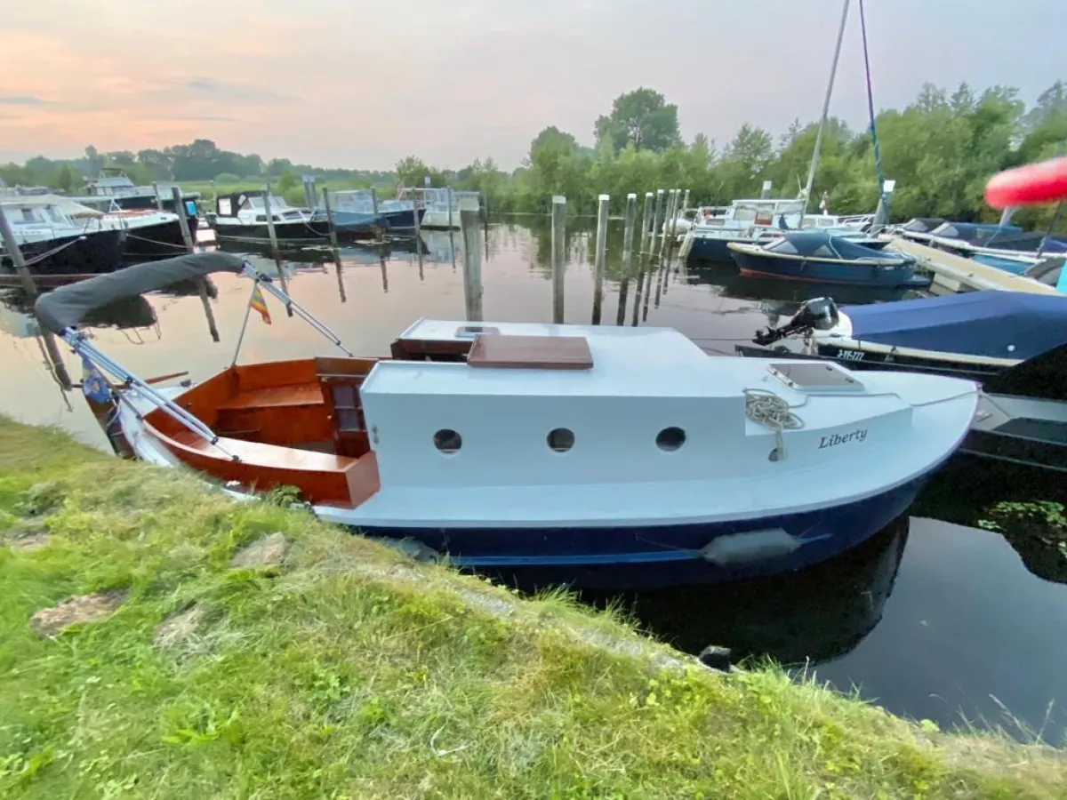 Steel Motorboat Cabin launch 700