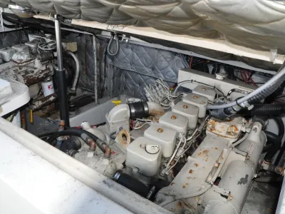 Polyester Motorboat Boston Whaler 31 Photo 14