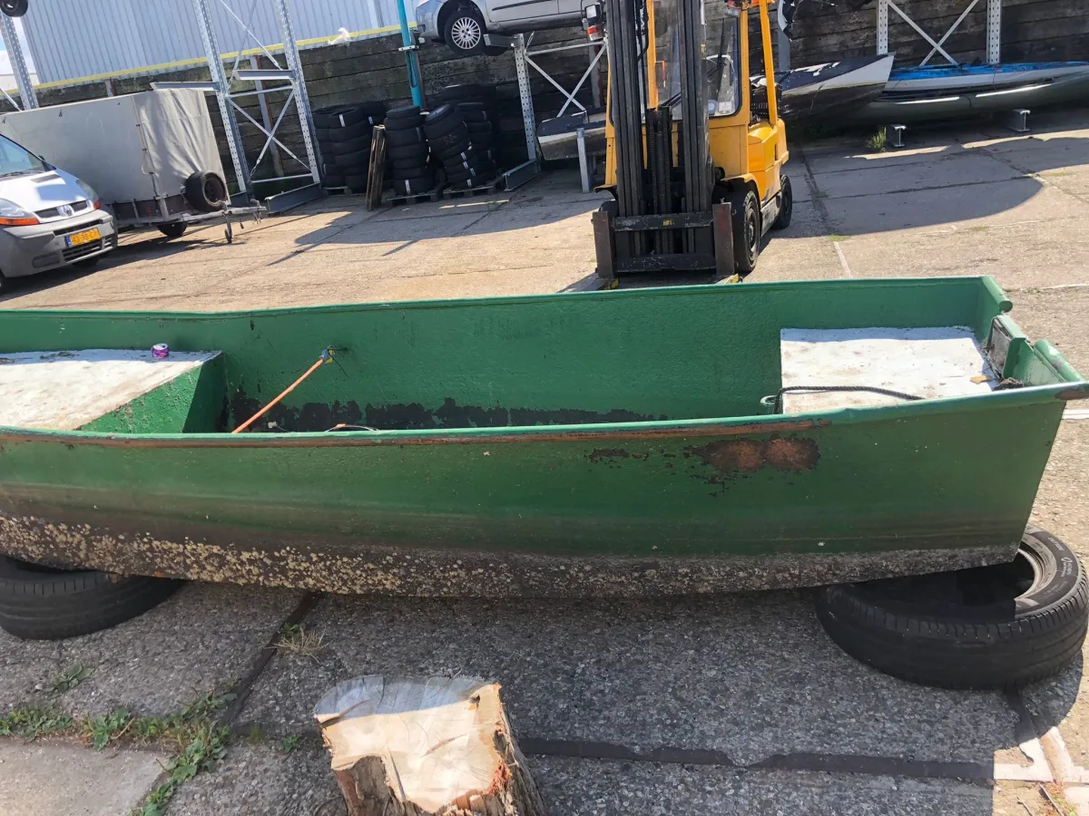 Steel Budgetboat Rowing boat 400