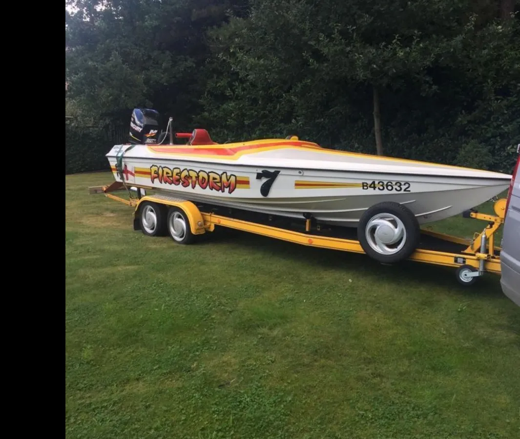 Polyester Speedboat Bernico 21 Racing