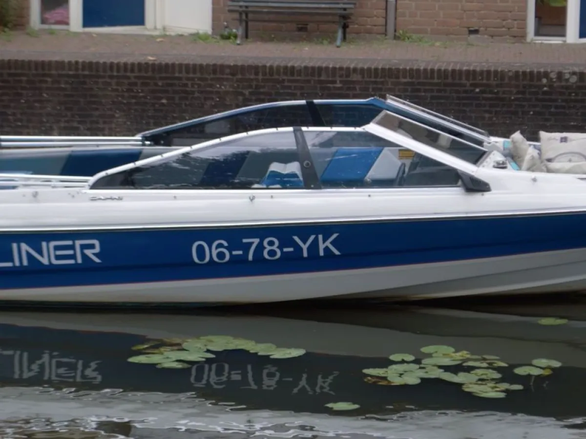 Polyester Speedboat Bayliner Capri 1750