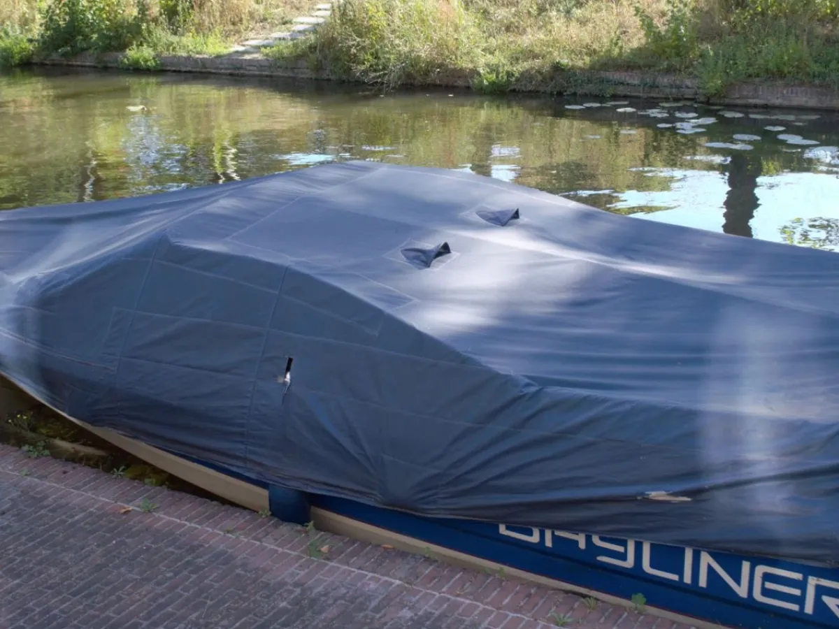 Polyester Speedboat Bayliner Capri 1750