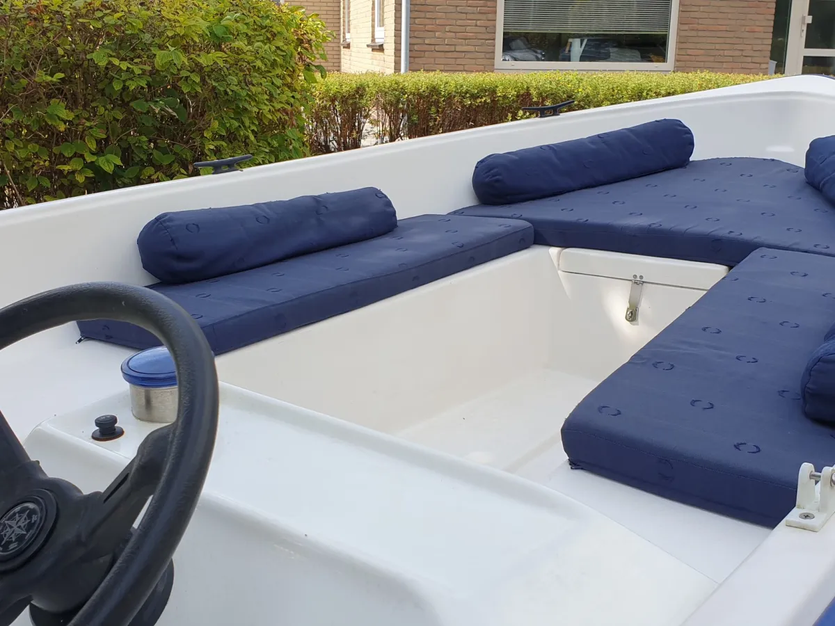 Polyester Console boat Rhea 430