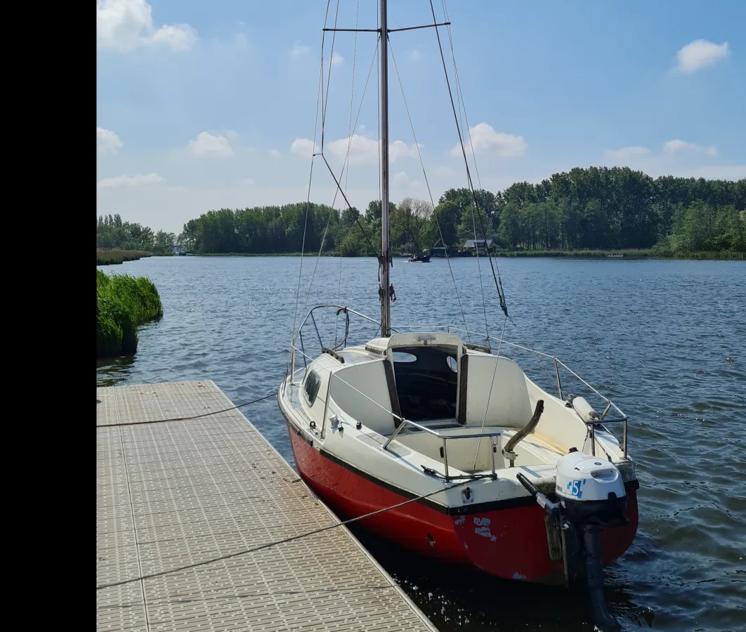 Polyester Sailboat Cobramold Leisure 17