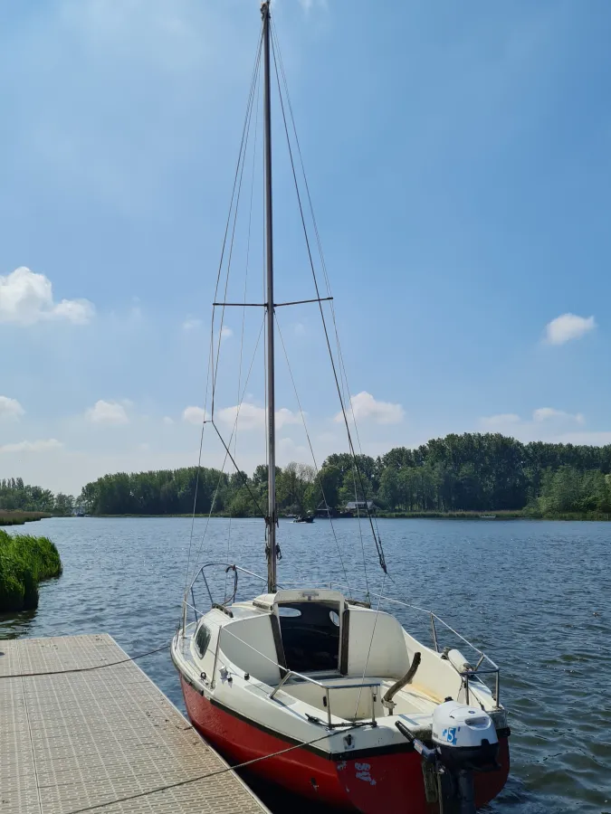 Polyester Sailboat Cobramold Leisure 17