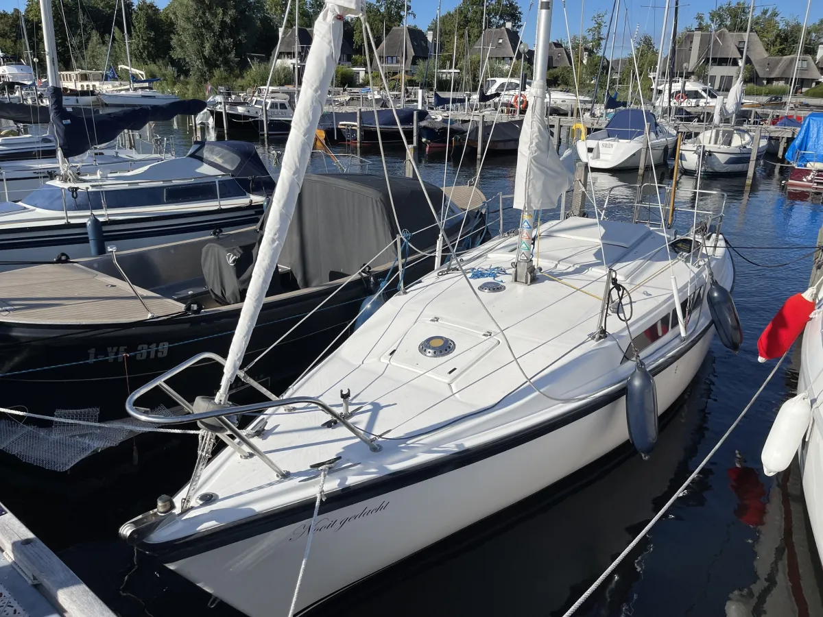 Polyester Sailboat MacGregor 26S