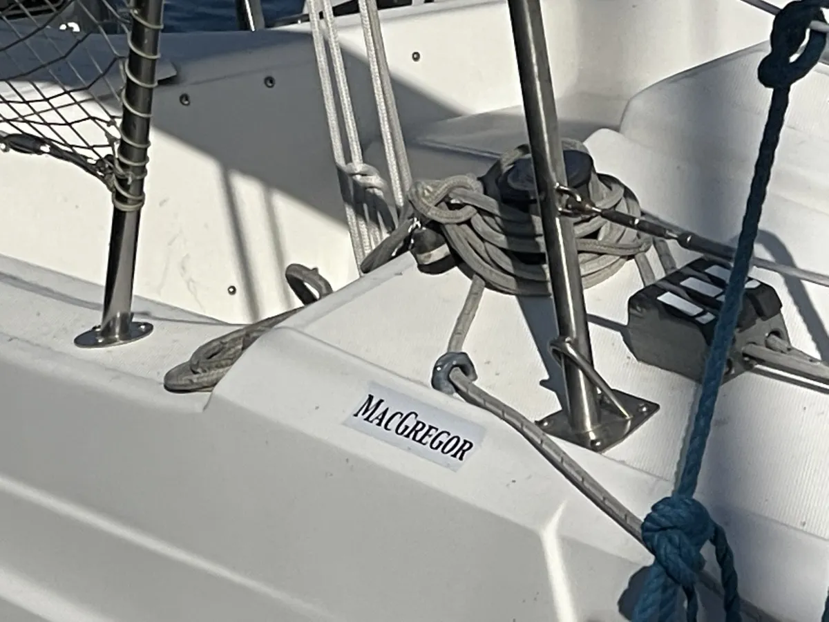 Polyester Sailboat MacGregor 26S