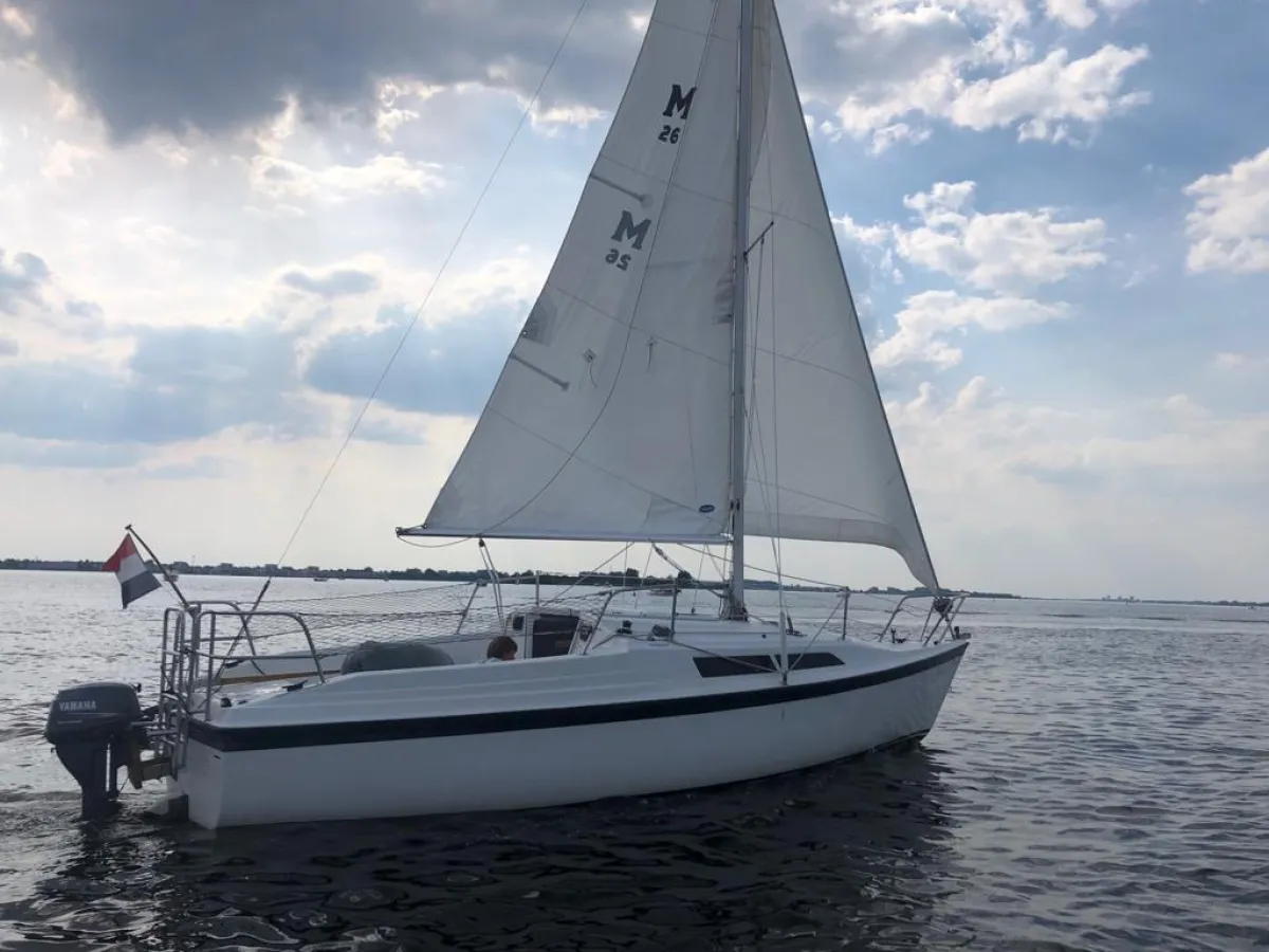 Polyester Sailboat MacGregor 26S