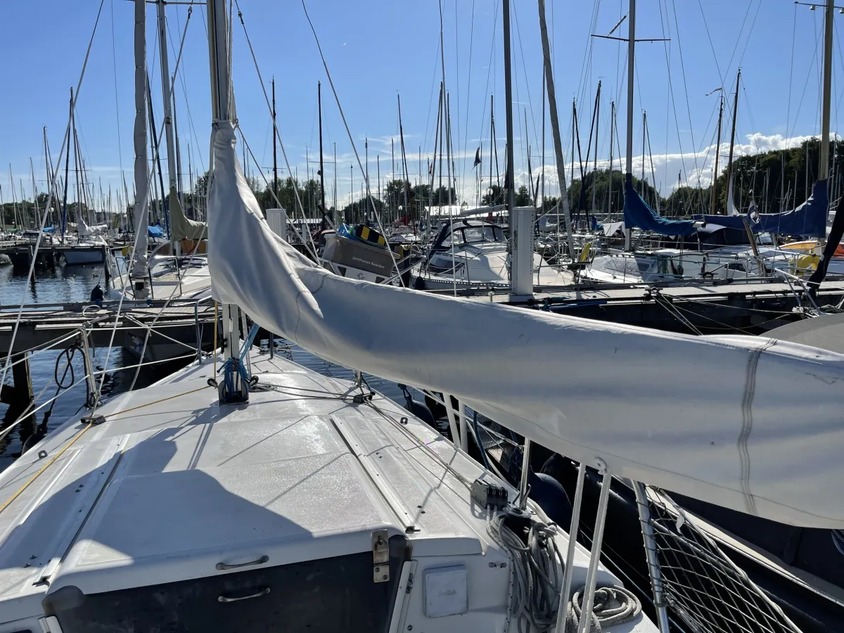 Polyester Sailboat MacGregor 26S