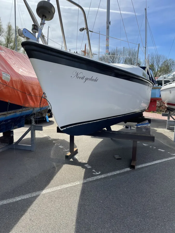 Polyester Sailboat MacGregor 26S