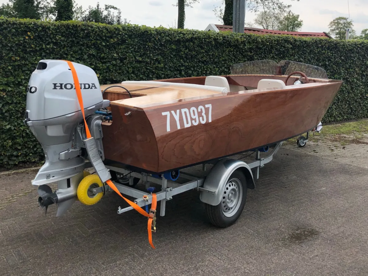 Wood Speedboat Malahini Runabout