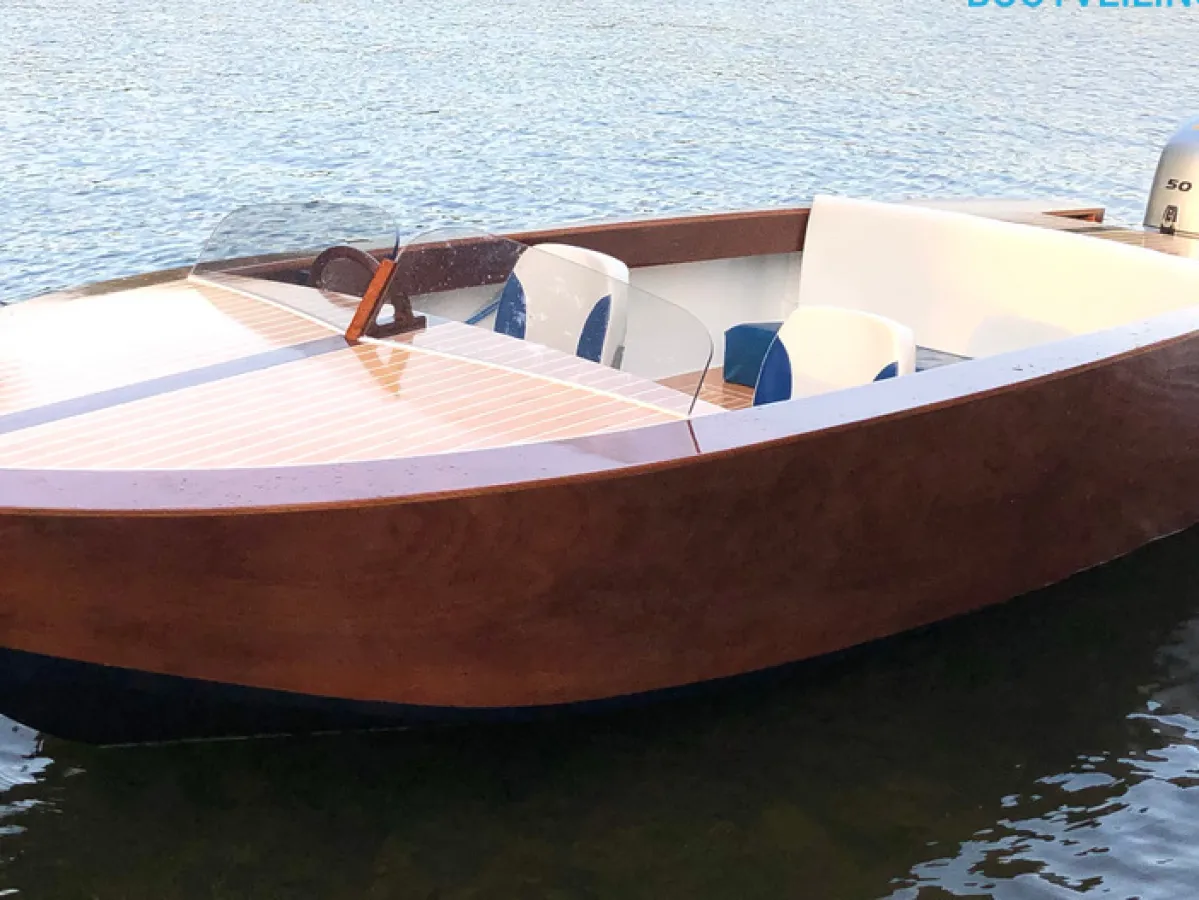 Wood Speedboat Malahini Runabout