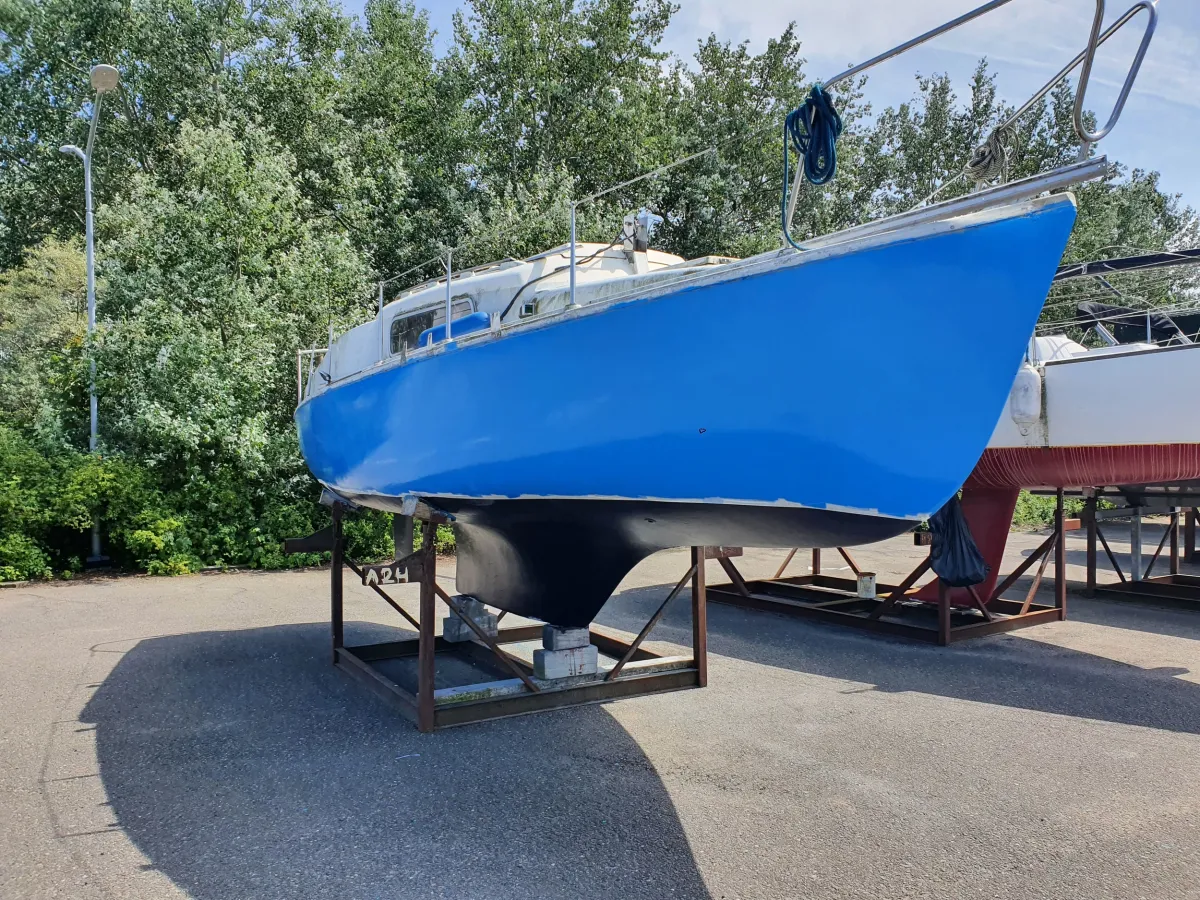 Polyester Sailboat Compromis 720