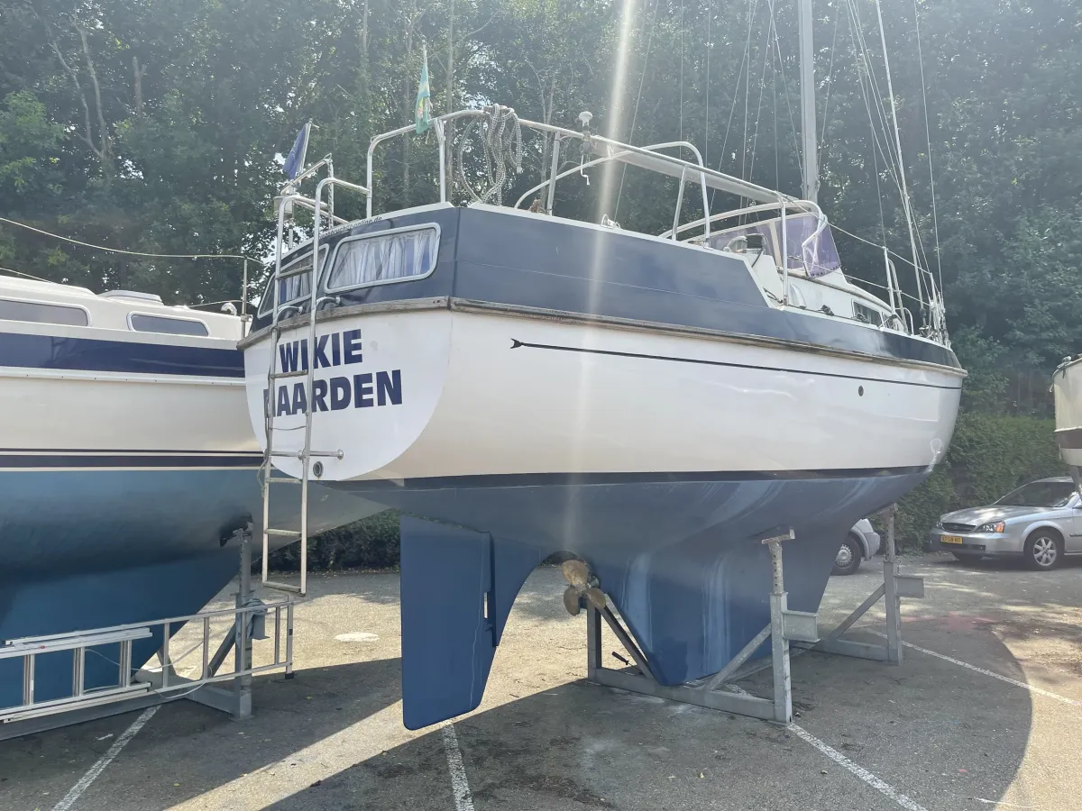 Polyester Sailboat Compass 31 Ketch