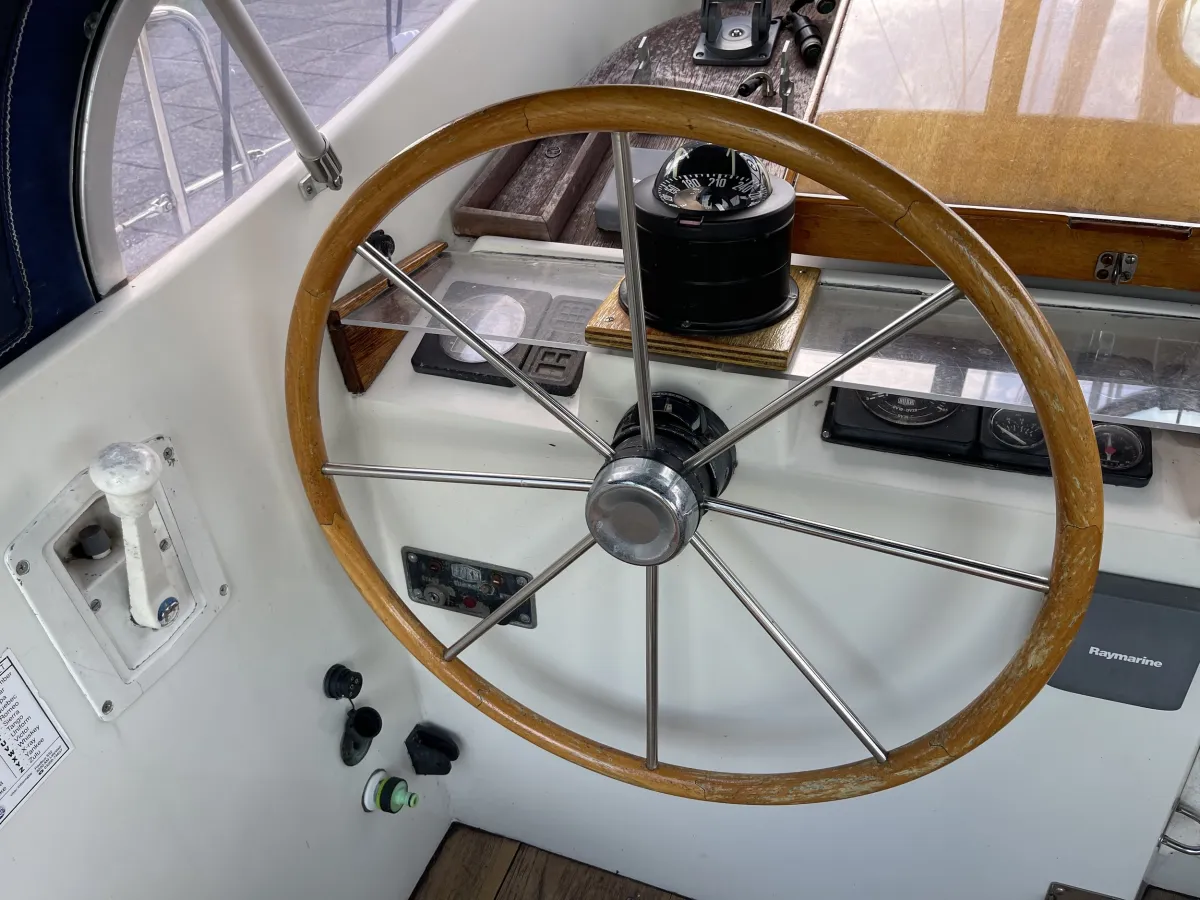 Polyester Sailboat Compass 31 Ketch