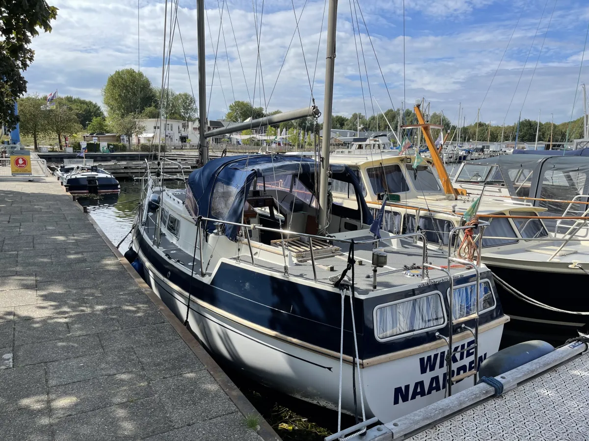 Polyester Sailboat Compass 31 Ketch