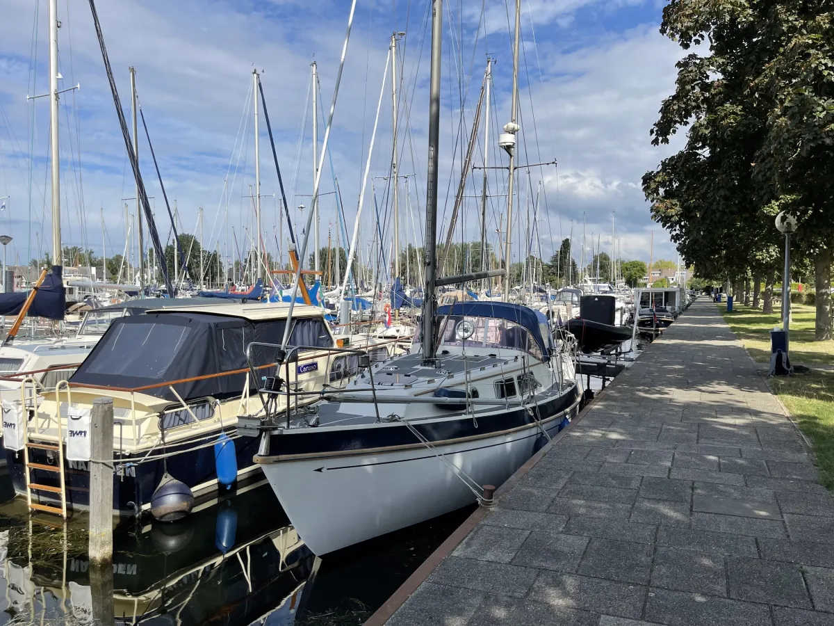 Polyester Sailboat Compass 31 Ketch