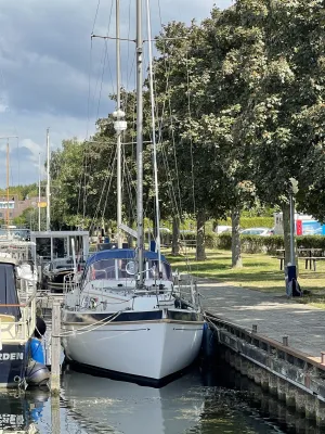 Polyester Sailboat Compass 31 Ketch Photo 21