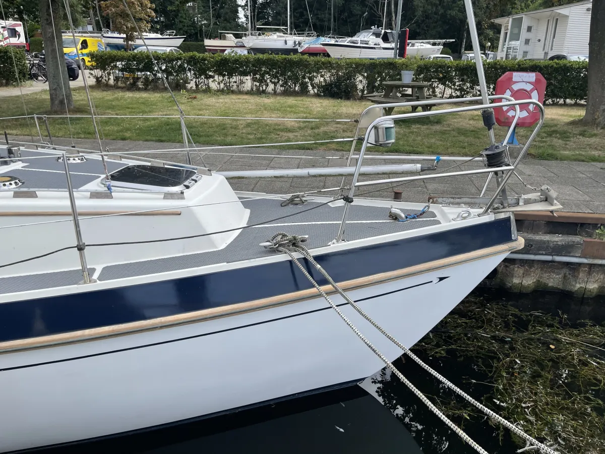 Polyester Sailboat Compass 31 Ketch