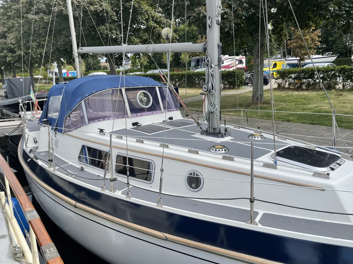 Polyester Sailboat Compass 31 Ketch