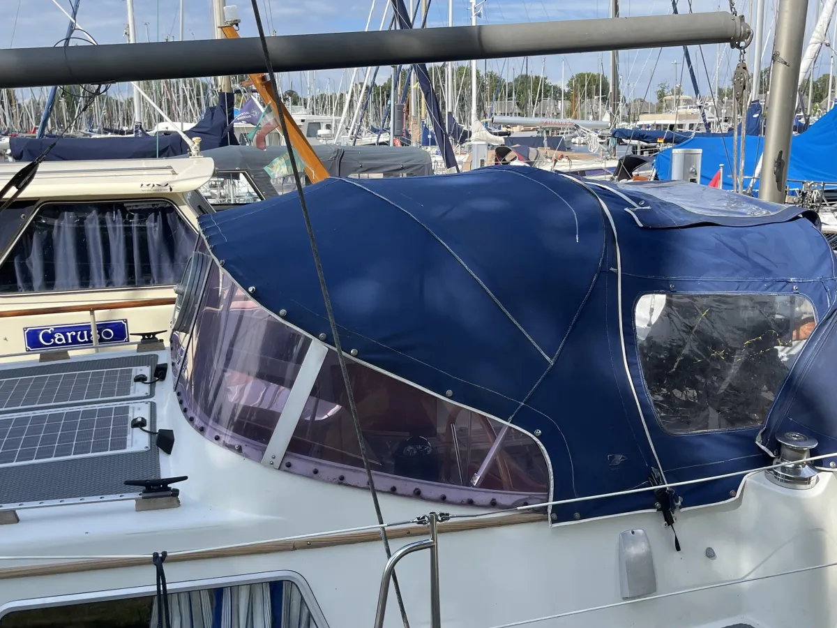 Polyester Sailboat Compass 31 Ketch