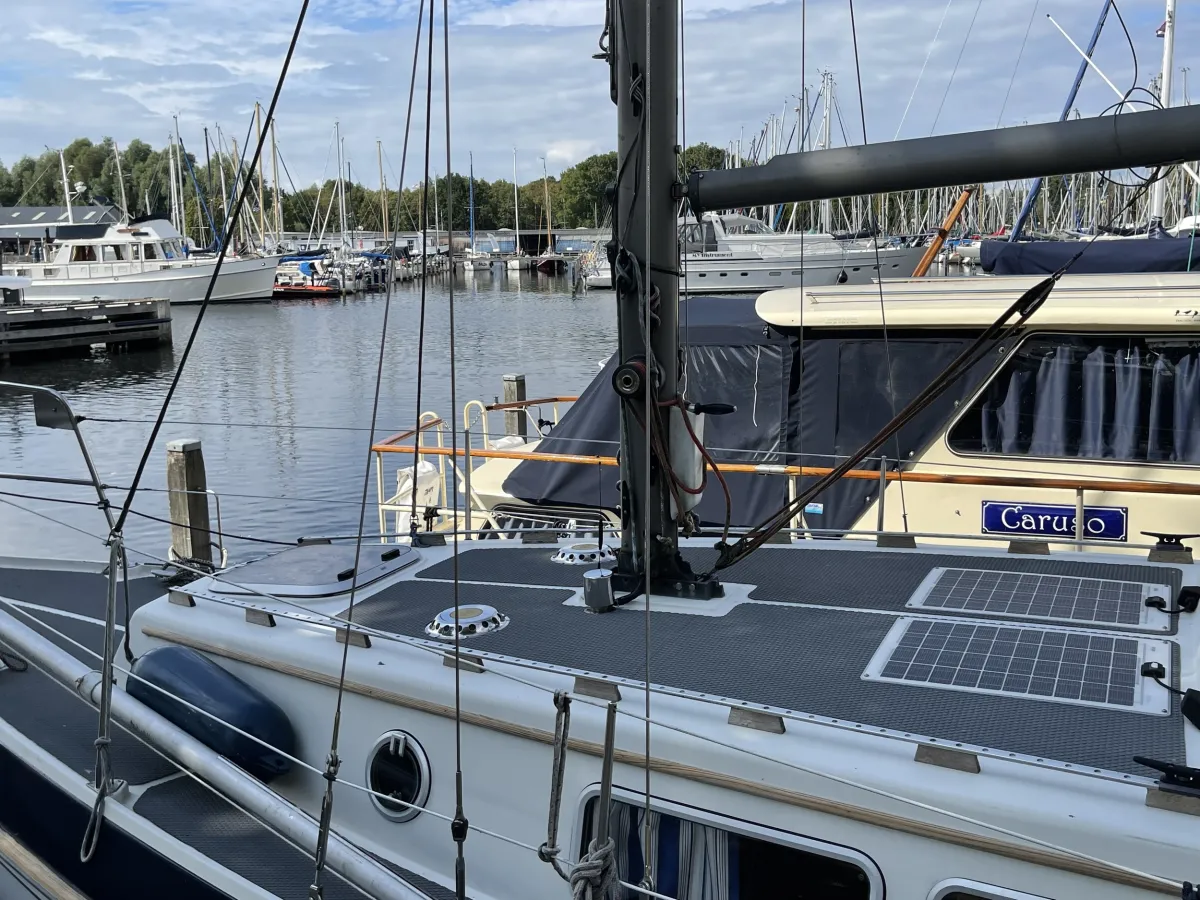 Polyester Sailboat Compass 31 Ketch