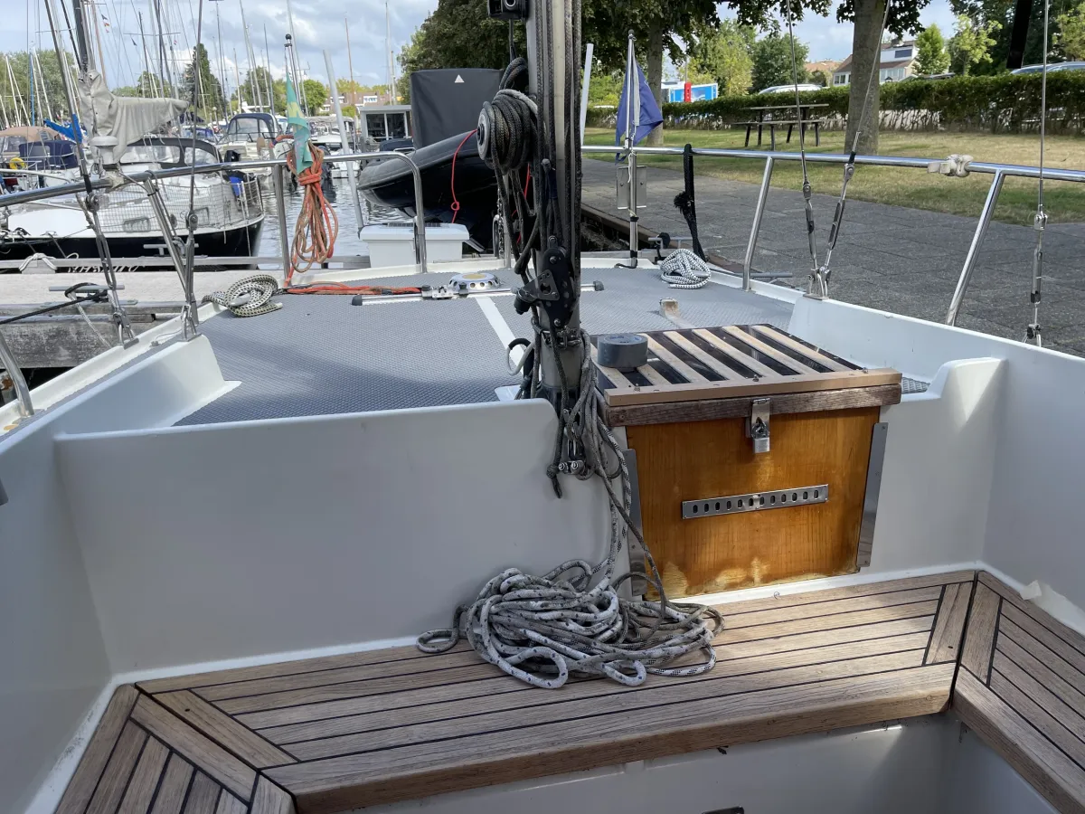 Polyester Sailboat Compass 31 Ketch