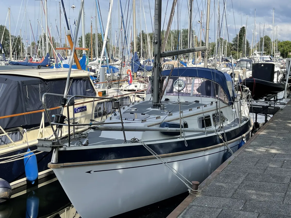 Polyester Sailboat Compass 31 Ketch