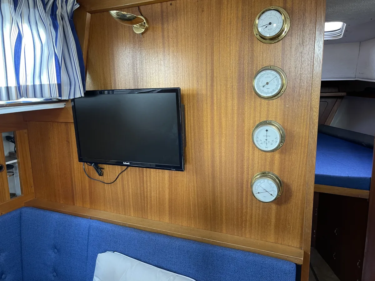 Polyester Sailboat Compass 31 Ketch