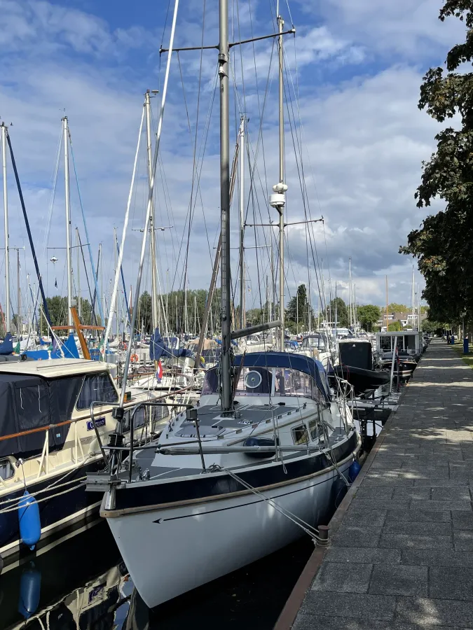 Polyester Sailboat Compass 31 Ketch