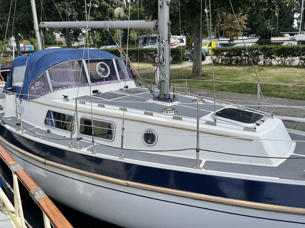 Polyester Sailboat Compass 31 Ketch