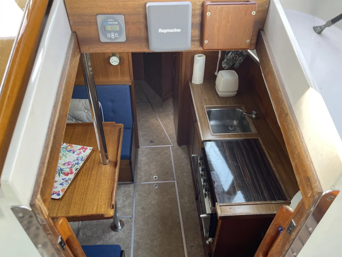 Polyester Sailboat Compass 31 Ketch