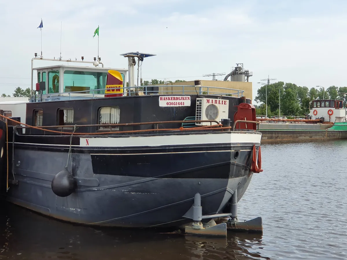 Steel Houseboat Spits 2950