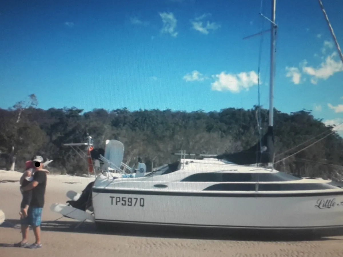 Polyester Sailboat MacGregor M26