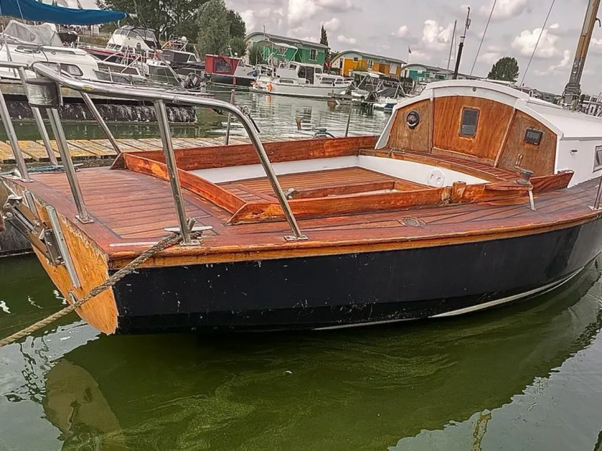 Wood Sailboat Waarschip 710