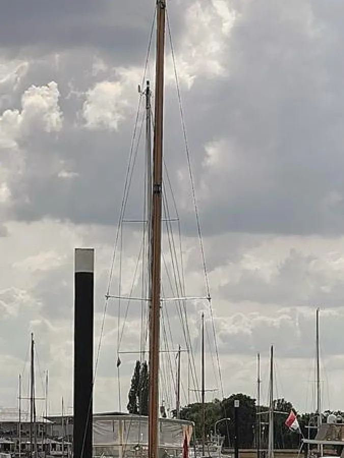 Wood Sailboat Waarschip 710