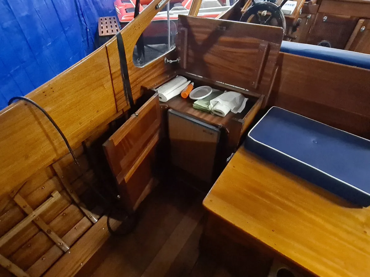 Holz Motorboot Storebro 25