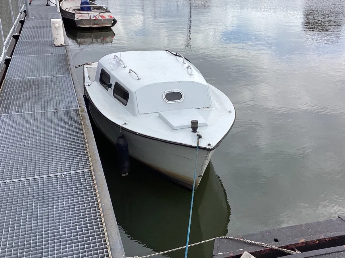 Polyester Budgetboat Cabin boat 550