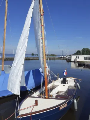 Wood Sailboat Sailing sloop Lilou Photo 2